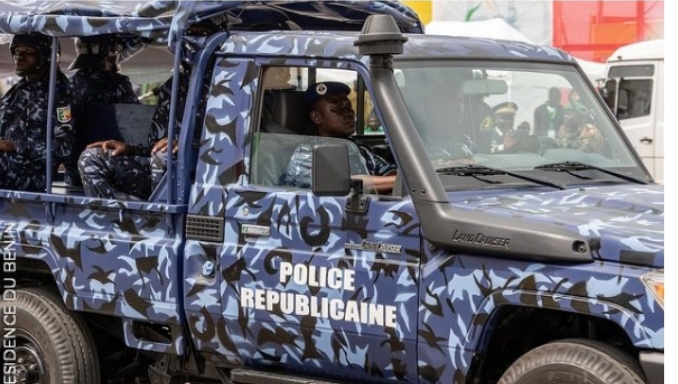 Braquages de motos à Zè/Adjan :  Un dangereux gang démantelé  Le Commissaire Agbidinoukoun fait le ménage, la population respire